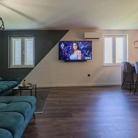Loft-cave * Split